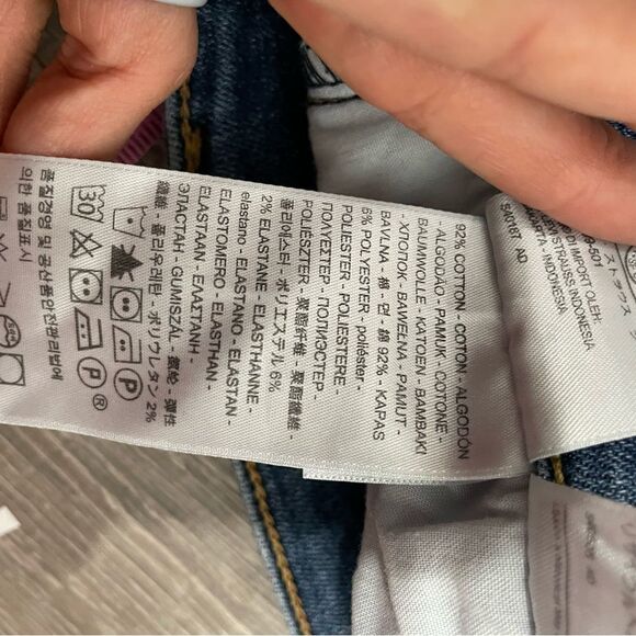 Levi’s 711 Skinny Jeans with Raw Hem - Picture 10 of 11